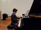 17 pianistów w muzycznej sali (20)